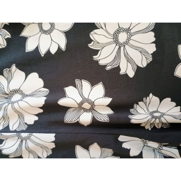 NWT Billabong Hang Loose Black White Floral Boho Pull On Flare Knit Pants Size X - Picture 9 of 9